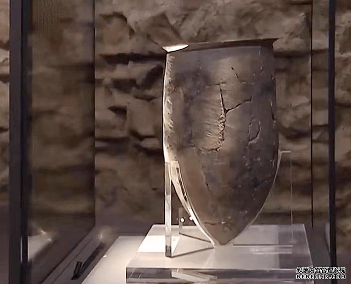 赓续历史文脉 谱写当代华章：习近平总书记考察中国国家版本馆和中国历史研